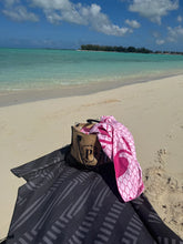 Charger l'image dans la galerie, Nerka - Serviette en microfibre gaufrée - Sable Noir