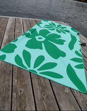 Charger l'image dans la galerie, Nerka - Tapis de plage gaufrée