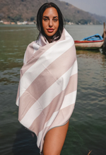 Charger l'image dans la galerie, Nerka - Serviette en microfibre gaufrée - Classique